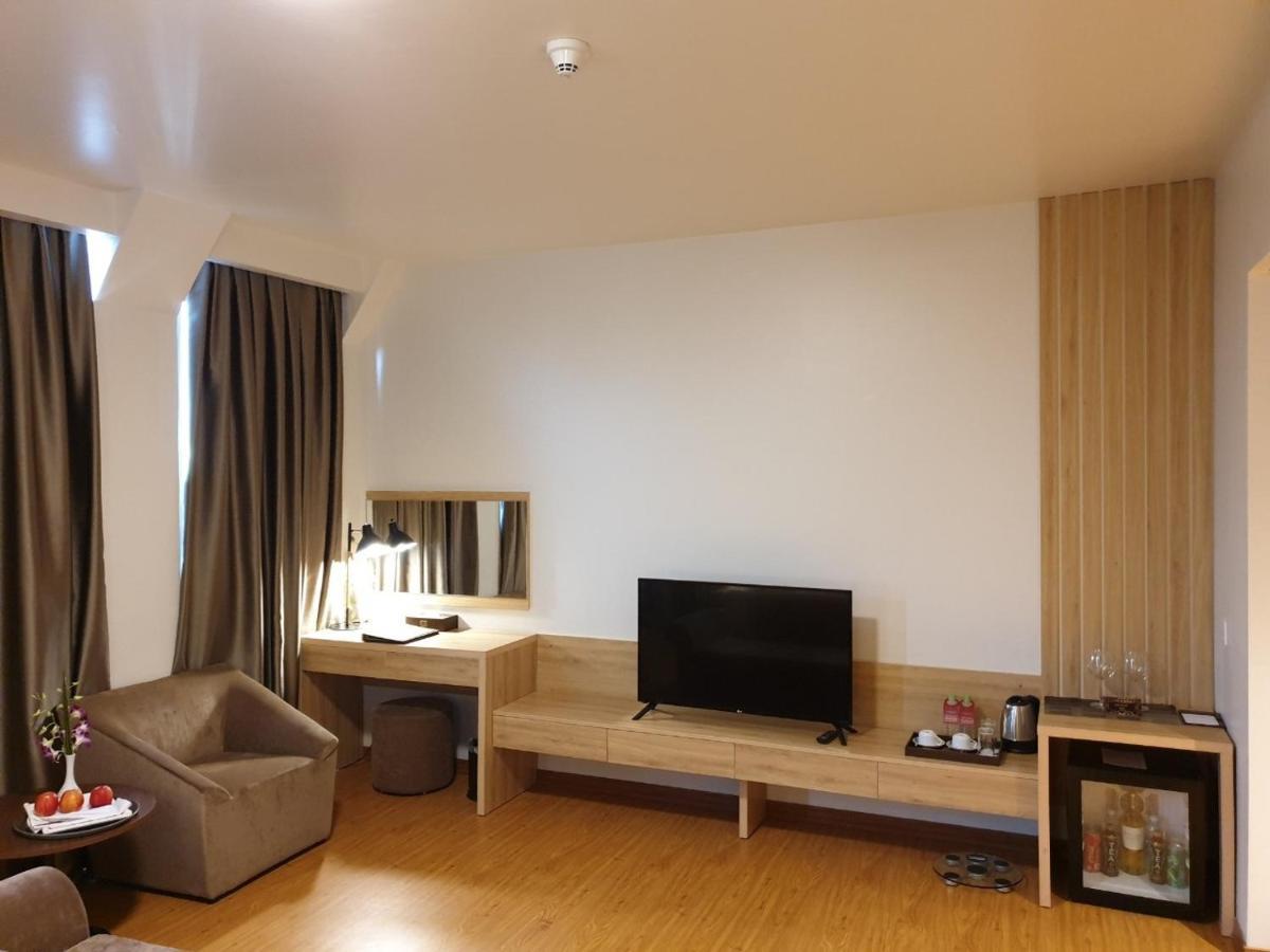 Imperial Boat Hotel ไฮฟอง ภายนอก รูปภาพ